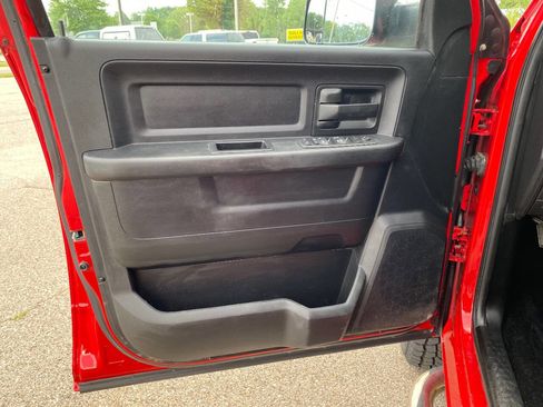 Used 2013 RAM 2500 Tradesman w/ Chrome Appearance Group image 10