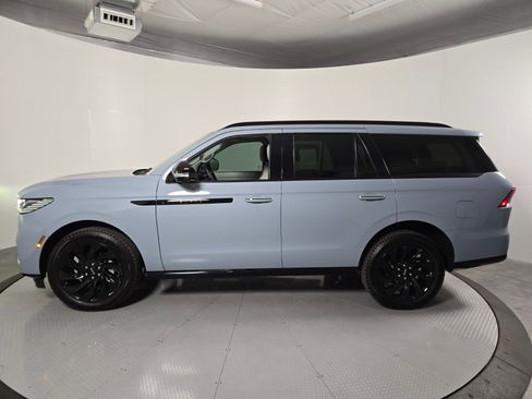 New 2026 Lincoln Navigator Reserve w/ Jet Appearance Package AWD/4WD image 8