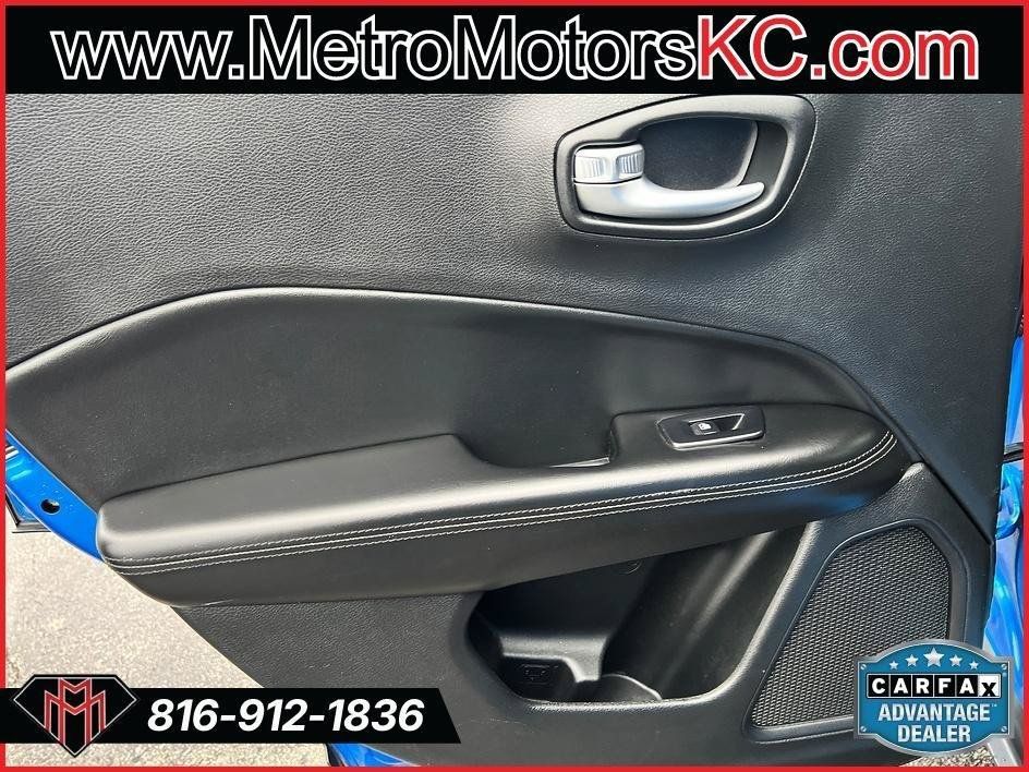 Used 2019 Jeep Compass Latitude FWD image 30