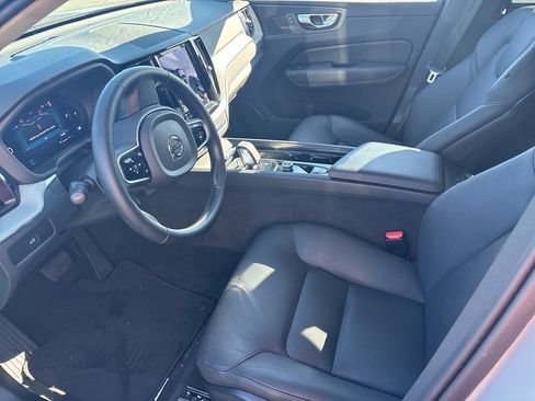 Certified 2025 Volvo XC60 B5 Plus image 7