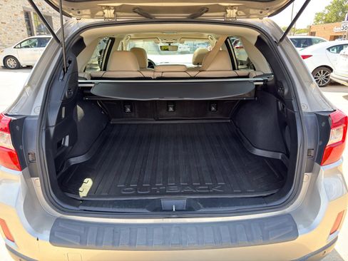 Used 2017 Subaru Outback 2.5i Limited AWD/4WD image 7