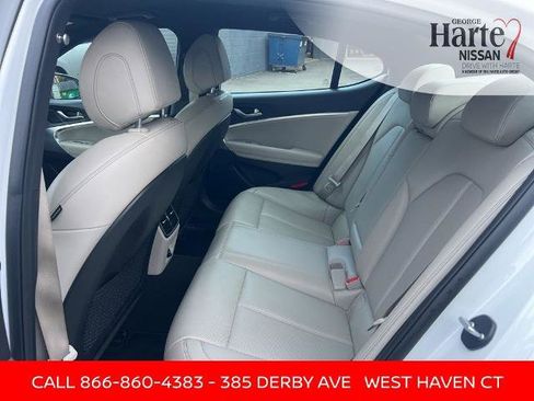 Used 2023 Genesis G70 2.0T image 18