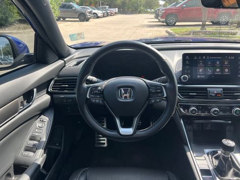 Used 2018 Honda Accord Sport image 15