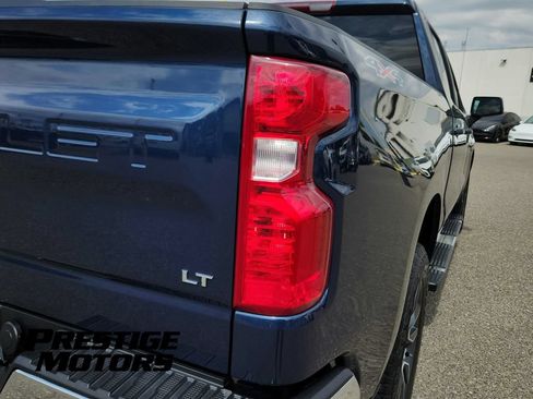 Used 2023 Chevrolet Silverado 1500 LT AWD/4WD image 11