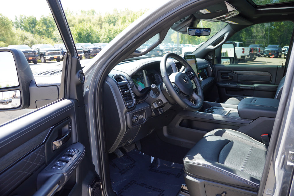 Used 2026 RAM 2500 Limited AWD/4WD image 16