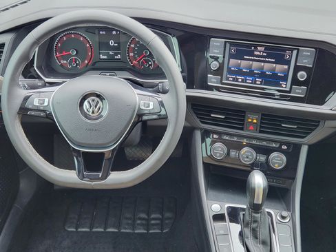 Used 2021 Volkswagen Jetta SE image 27