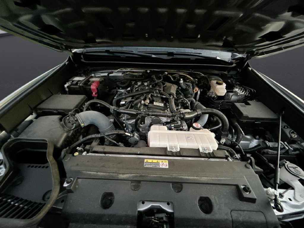 Used 2024 Toyota Tacoma SR5 AWD/4WD image 33