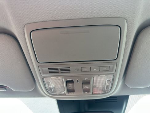 Used 2020 Honda CR-V Touring image 35