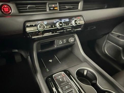 Used 2025 Honda Pilot Black Edition image 24