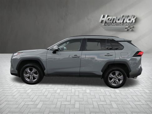 Used 2022 Toyota RAV4 XLE image 7