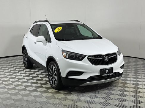 Used 2021 Buick Encore Preferred AWD/4WD image 3
