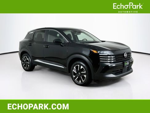 Used 2025 Nissan Kicks SV AWD/4WD image 1