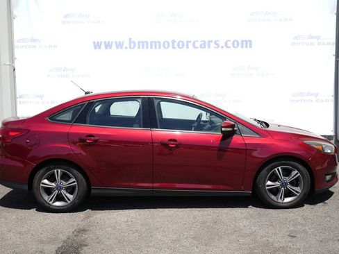 Used 2017 Ford Focus SE FWD image 7