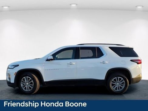 Used 2023 Chevrolet Traverse LT FWD image 16