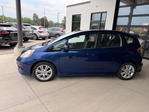 Used 2011 Honda Fit Sport image 4
