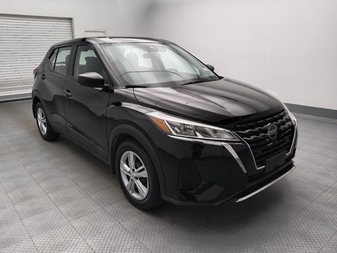 Used 2021 Nissan Kicks S image 13