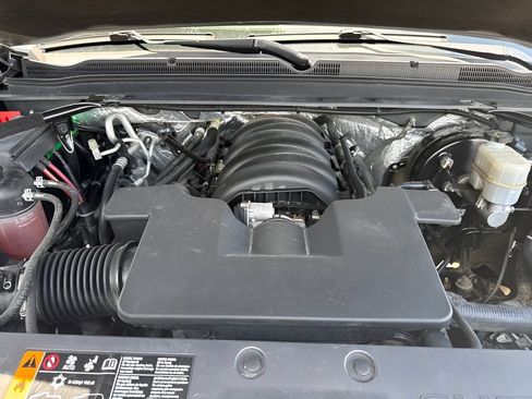 Used 2018 Chevrolet Tahoe Premier AWD/4WD image 38