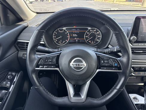 Used 2021 Nissan Altima 2.5 SV w/ SV Premium Package image 14