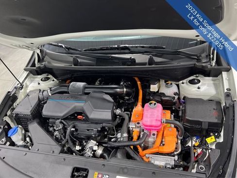 Used 2023 Kia Sportage LX image 18