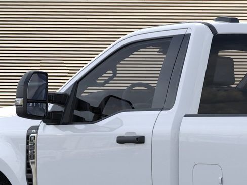 New 2026 Ford F250 XL w/ XL Chrome Package image 21