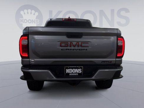 Used 2023 GMC Canyon AT4 w/ AT4 Premium Package AWD/4WD image 5