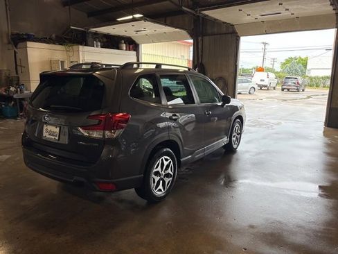 Used 2021 Subaru Forester Premium AWD/4WD image 7