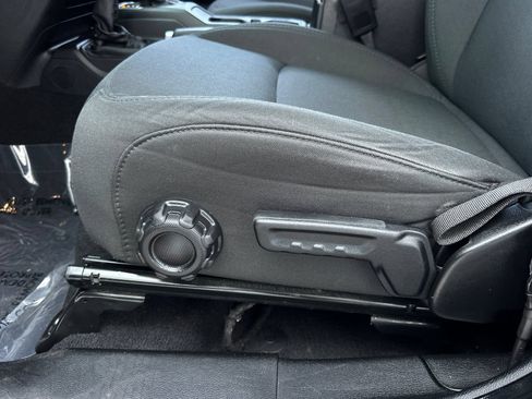 Used 2021 Jeep Gladiator Sport AWD/4WD image 13