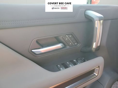 New 2025 GMC Hummer EV 2X w/ LPO, Dark Essentials Package image 23