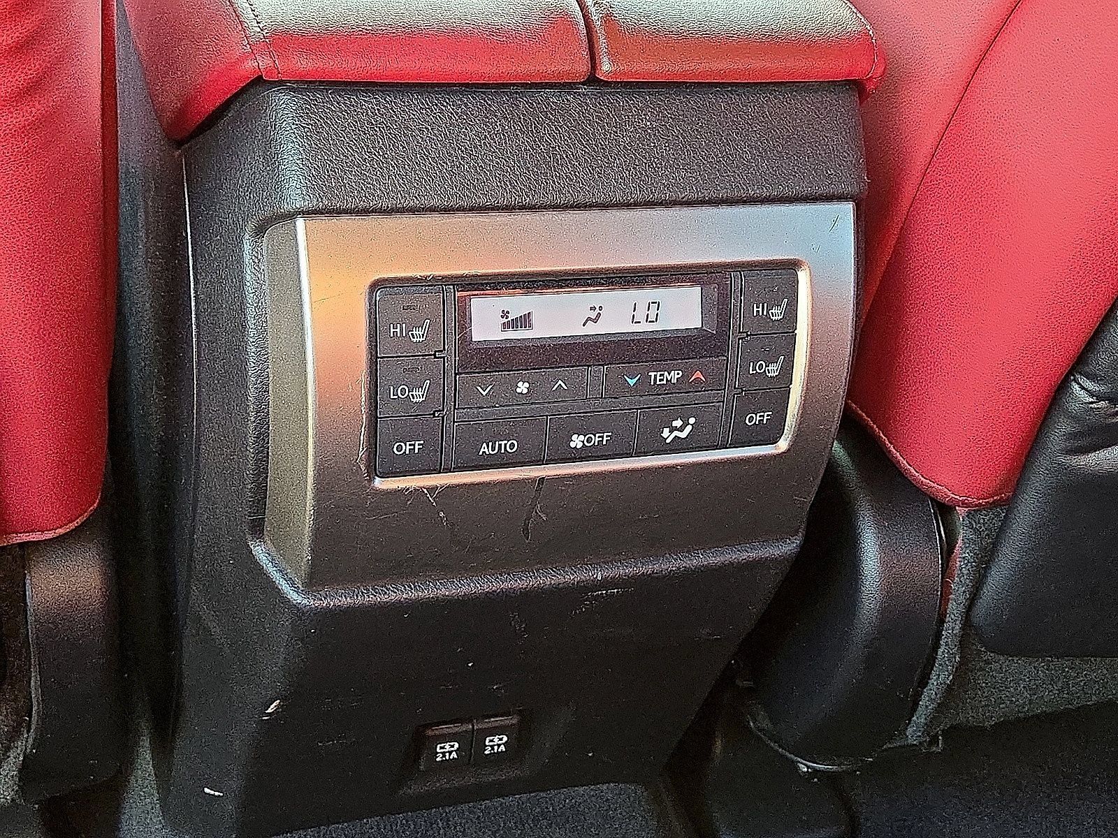 Used 2023 Lexus GX 460 Premium w/ Accessory Package AWD/4WD image 15