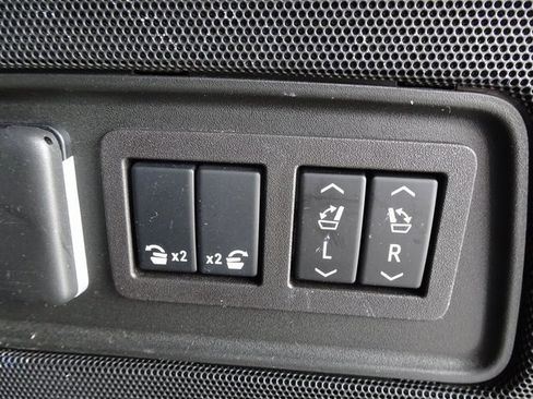 Used 2024 Cadillac Escalade ESV Sport Platinum w/ LPO, ONYX Package image 39