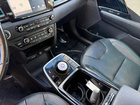 Used 2019 Kia Niro EX Premium image 13