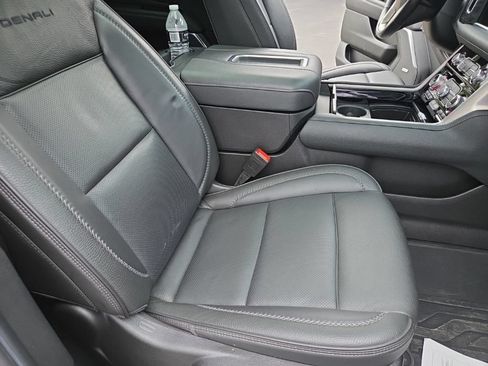 Used 2021 GMC Yukon Denali AWD/4WD image 18