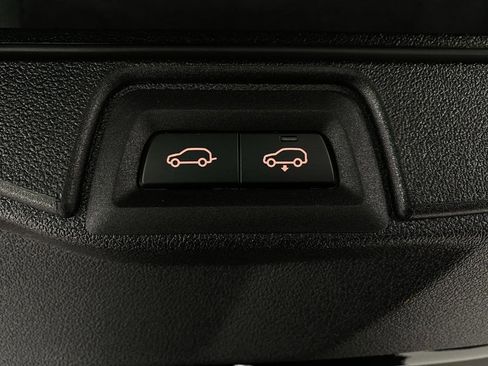 Certified 2025 BMW X7 xDrive40i w/ Premium Package image 7