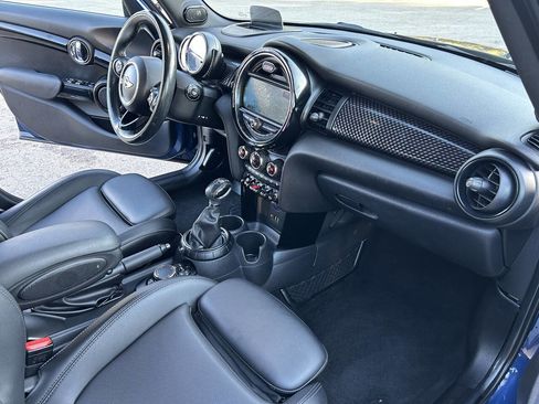 Used 2016 MINI Cooper S image 19