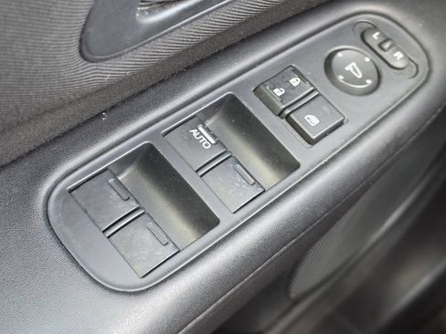 Used 2016 Honda HR-V LX image 14