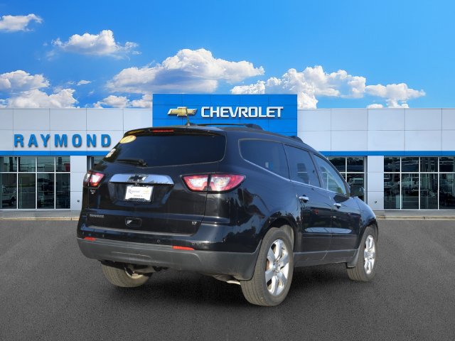 Used 2017 Chevrolet Traverse LT w/ Style and Technology Package FWD image 3