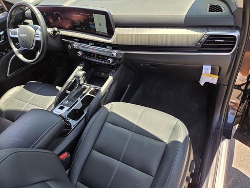 Certified 2025 Kia Telluride SX FWD image 18