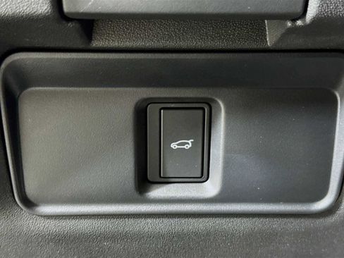 Used 2025 Land Rover Range Rover Evoque S image 10