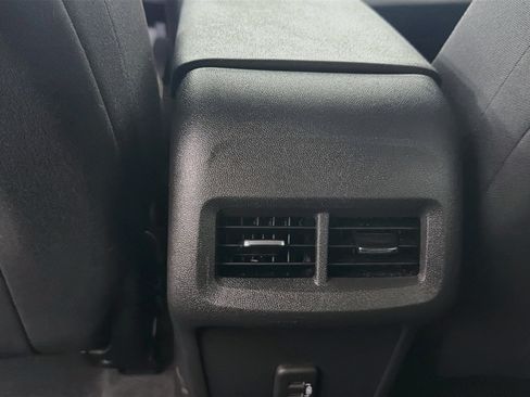Used 2022 Chevrolet Equinox LT FWD image 25