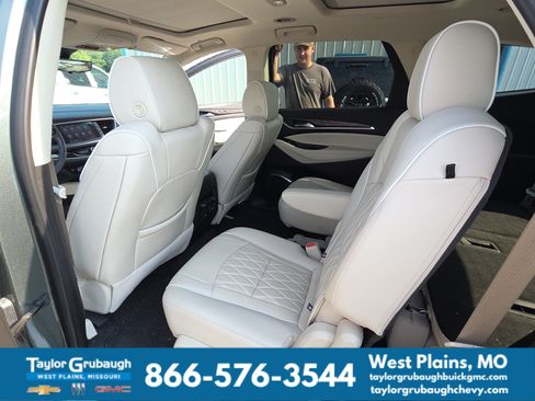 Certified 2022 Buick Enclave Avenir w/ Avenir Technology Package AWD/4WD image 13