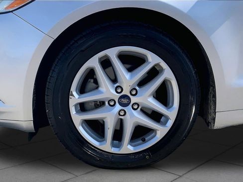 Used 2014 Ford Fusion SE w/ Equipment Group 202A image 11