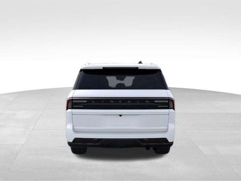 New 2026 Lincoln Navigator L Reserve AWD/4WD image 5
