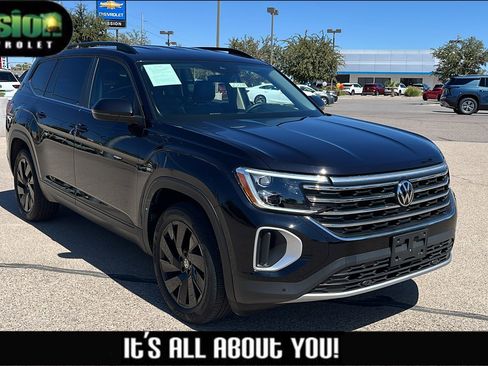 Used 2024 Volkswagen Atlas SE w/ Black Wheel Package image 1