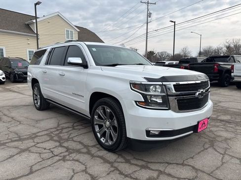Used 2017 Chevrolet Suburban Premier image 25