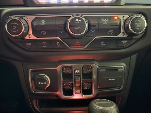 Used 2020 Jeep Gladiator Sport w/ Quick Order Package 24S AWD/4WD image 24