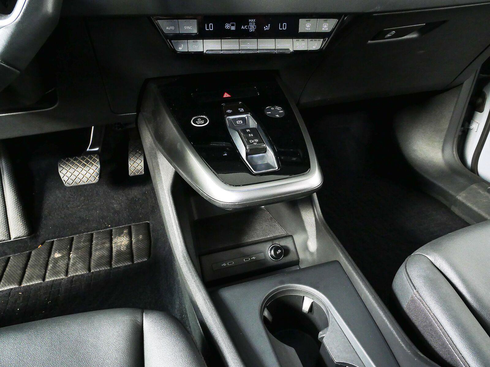 Used 2023 Audi Q4 e-tron Premium Plus w/ Premium Plus AWD/4WD image 19
