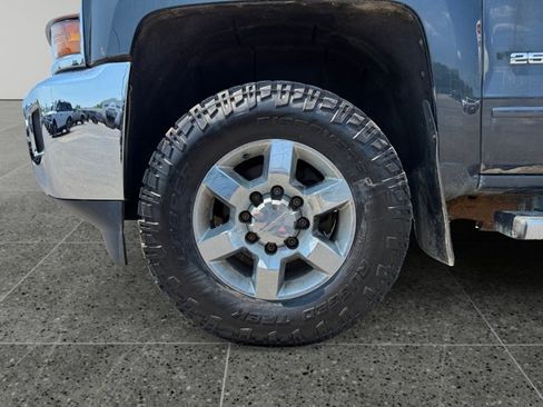 Used 2019 Chevrolet Silverado 2500 LT w/ LT Convenience Package AWD/4WD image 10