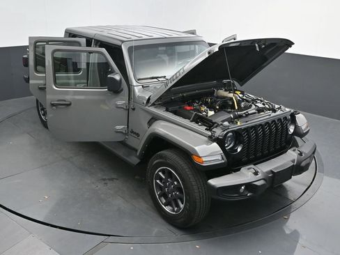 Used 2023 Jeep Gladiator Willys image 46