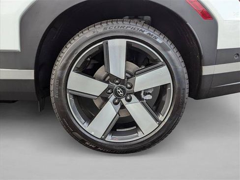 Certified 2025 Hyundai Santa Fe Limited FWD image 9