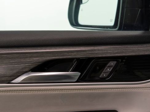 Used 2023 Jeep Wagoneer L Series II image 7